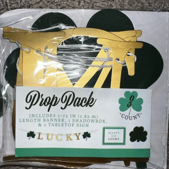 NWT Set of 3 St. Patrick’s Day Prop Set - Picture 3 of 3